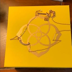 Kendra Scott rose gold necklace 😍